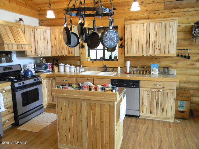 2949 Valley Forge Overgaard, AZ 85933 - Photo 5 of 20 KITCHEN