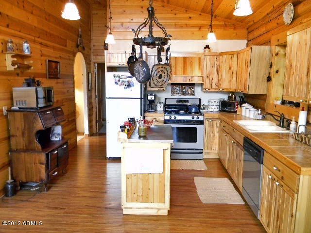 2949 Valley Forge Overgaard, AZ 85933 - Photo 6 of 20 KITCHEN
