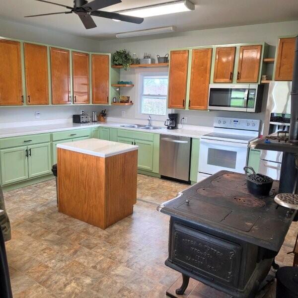 866 Main Street Lincoln, ME 04457 - Photo 6 of 69 Farmhouse Kitchen