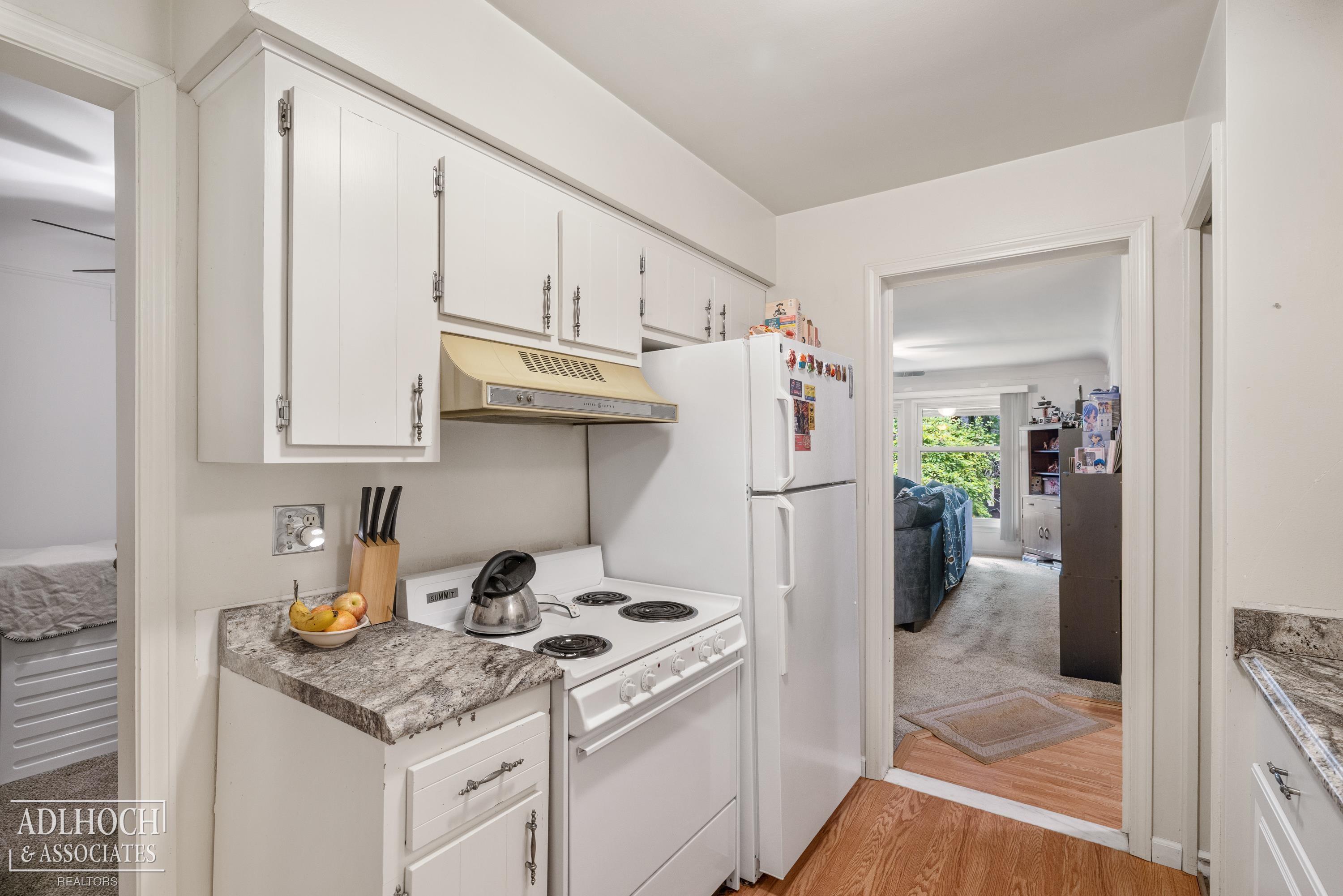 1750 Vernier Road, Unit 6 Grosse Pointe Woods, MI 48236 - Photo 11 of 39