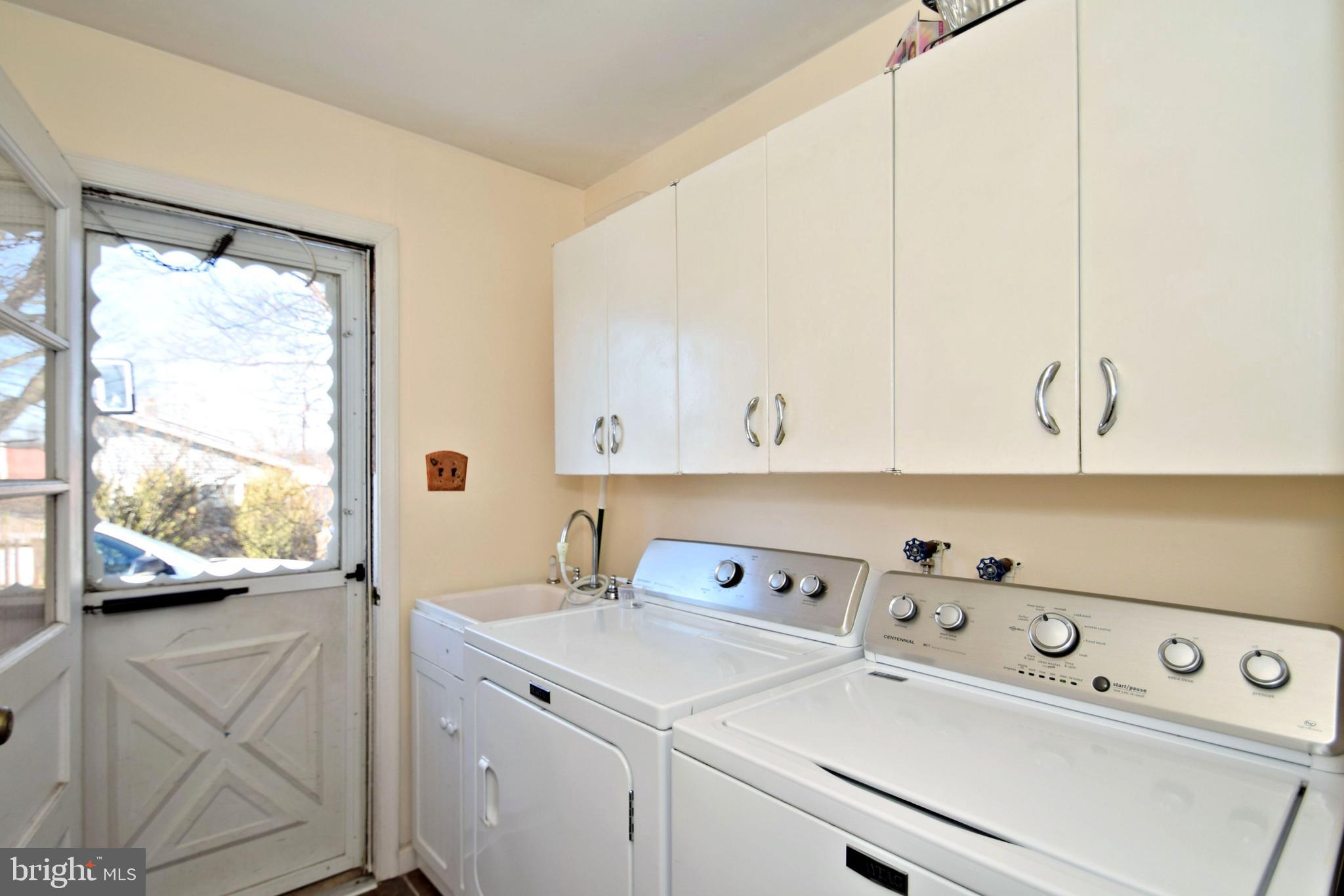 1618 Dogwood Road Flourtown, PA 19031 - Photo 32 of 60 First floor laundry/mud room