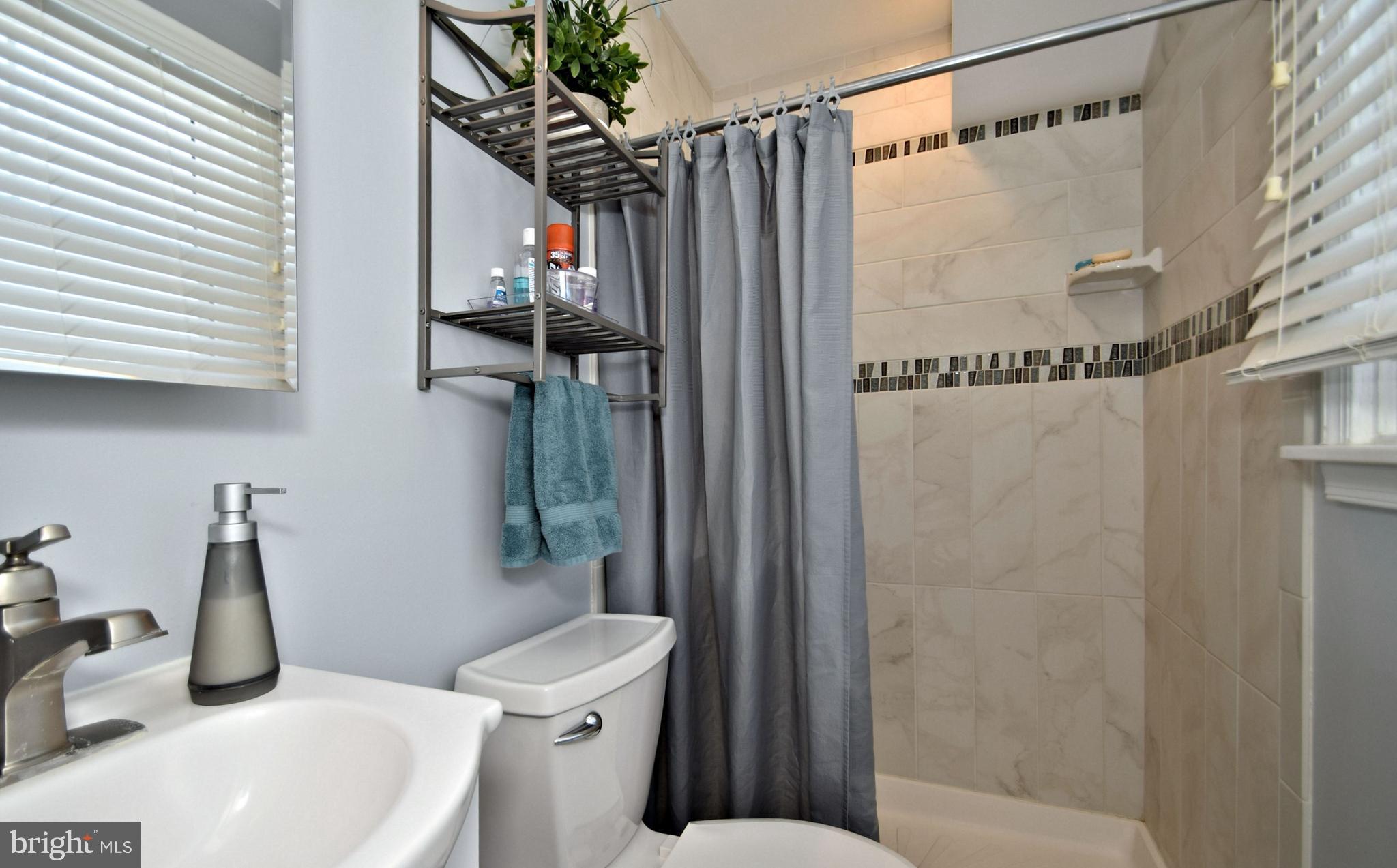 1618 Dogwood Road Flourtown, PA 19031 - Photo 36 of 60 Master bathroom