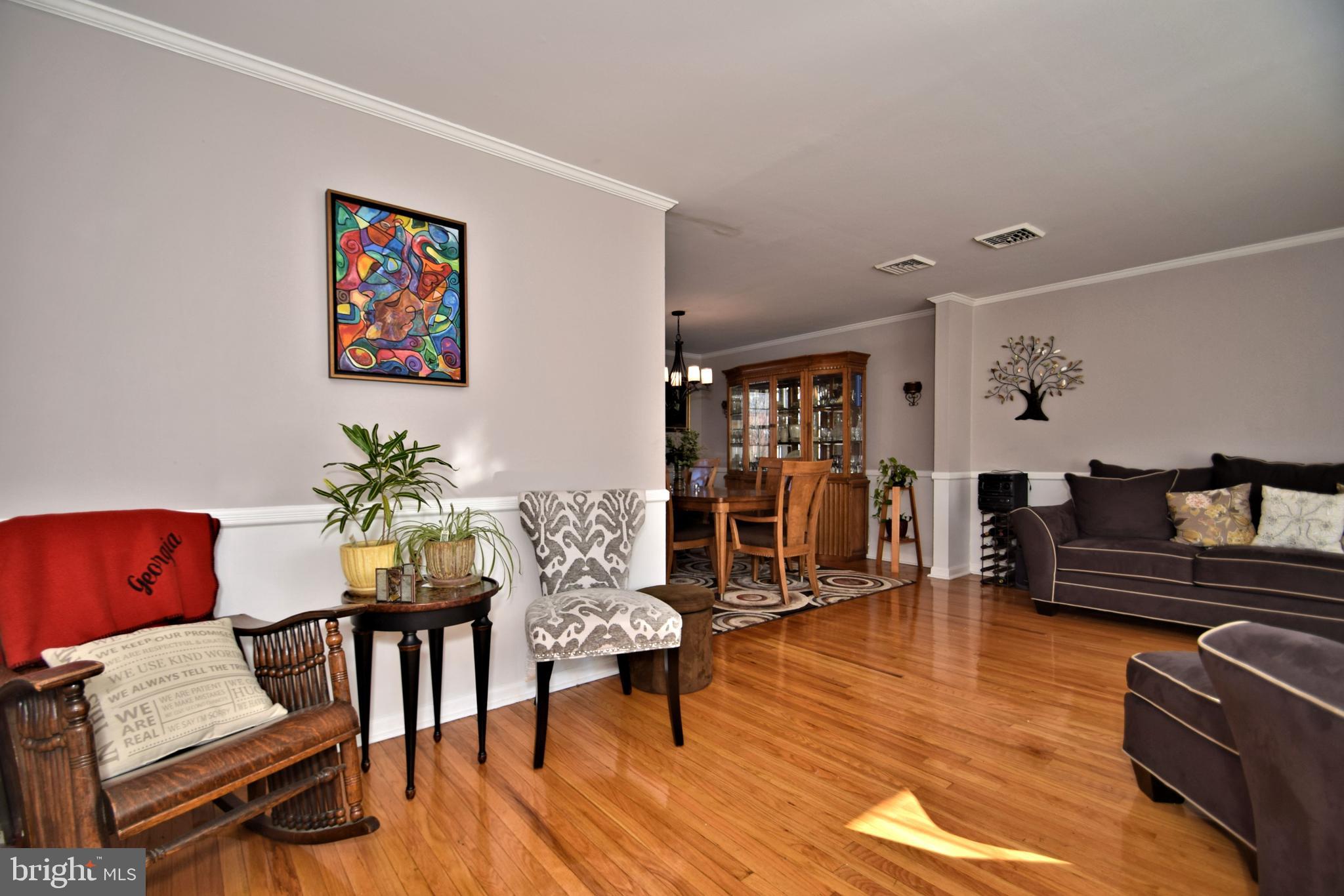1618 Dogwood Road Flourtown, PA 19031 - Photo 6 of 60 Living Room