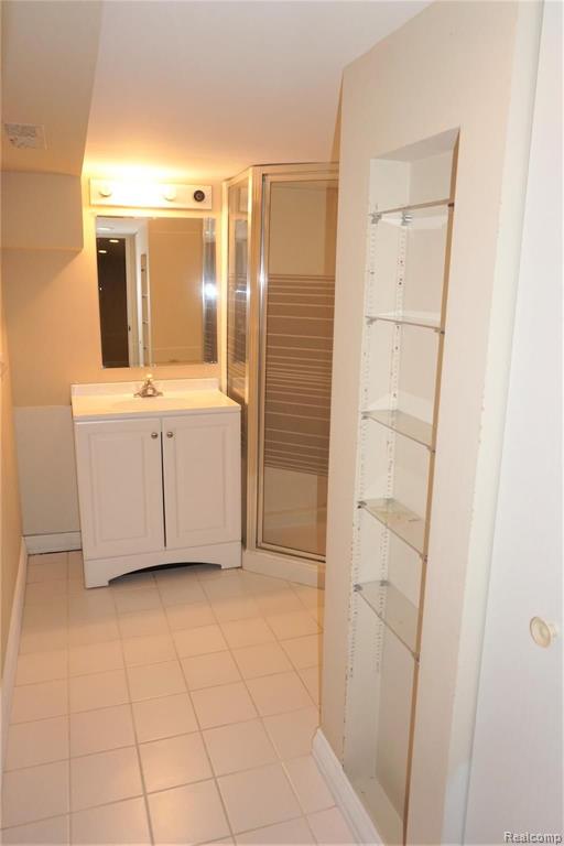 2218 Rhine Road West Bloomfield, MI 48323 - Photo 28 of 39