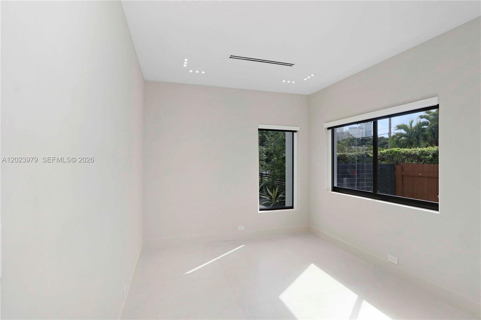 330 Southwest 19th Road Miami, FL 33129 - Photo 26 of 37