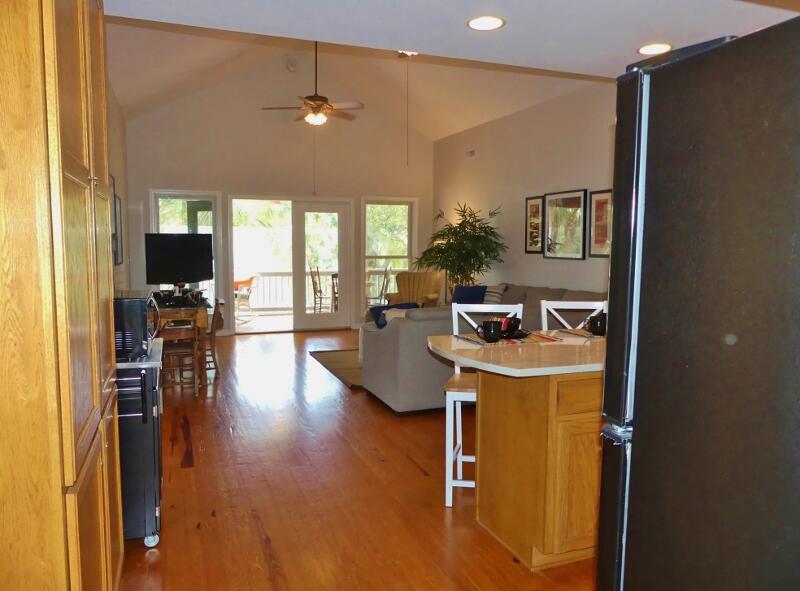 304 Jungle Road Edisto Island, SC 29438 - Photo 11 of 92 P1880914 (800x591)