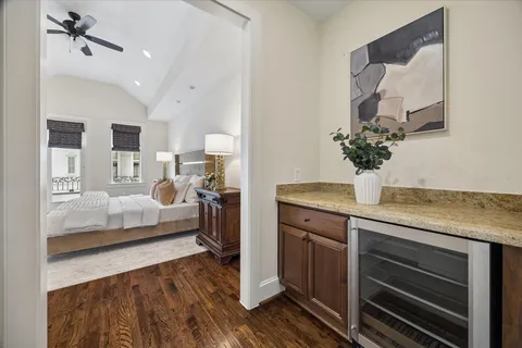 $649,000 | 4517 Rose Street, Houston, TX 77007