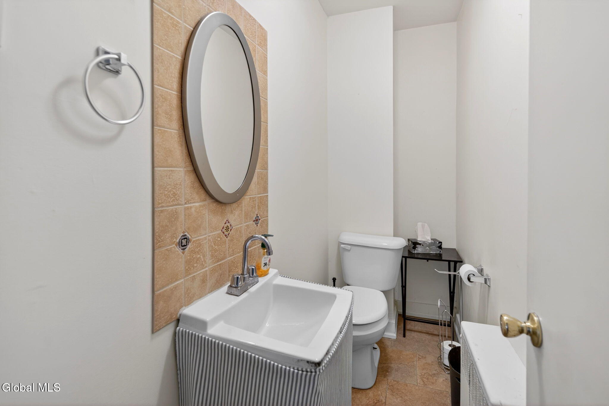 1041 Niskayuna Road Niskayuna, NY 12309 - Photo 15 of 26 13-web-or-mls-013-019_DSC02122