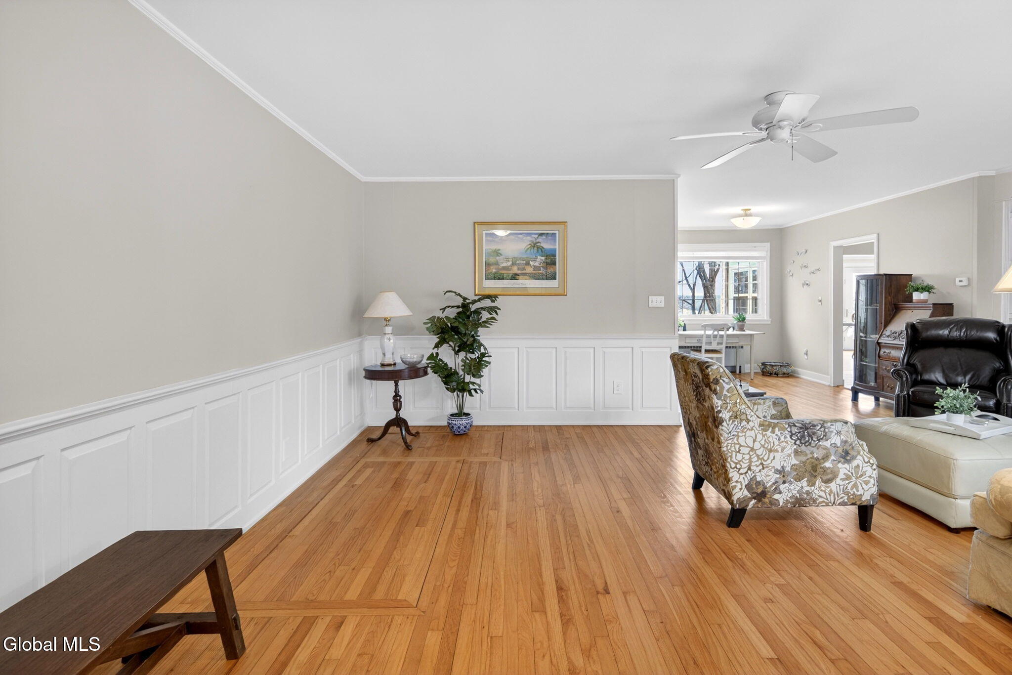 1041 Niskayuna Road Niskayuna, NY 12309 - Photo 4 of 26 2-web-or-mls-002-001_DSC02111