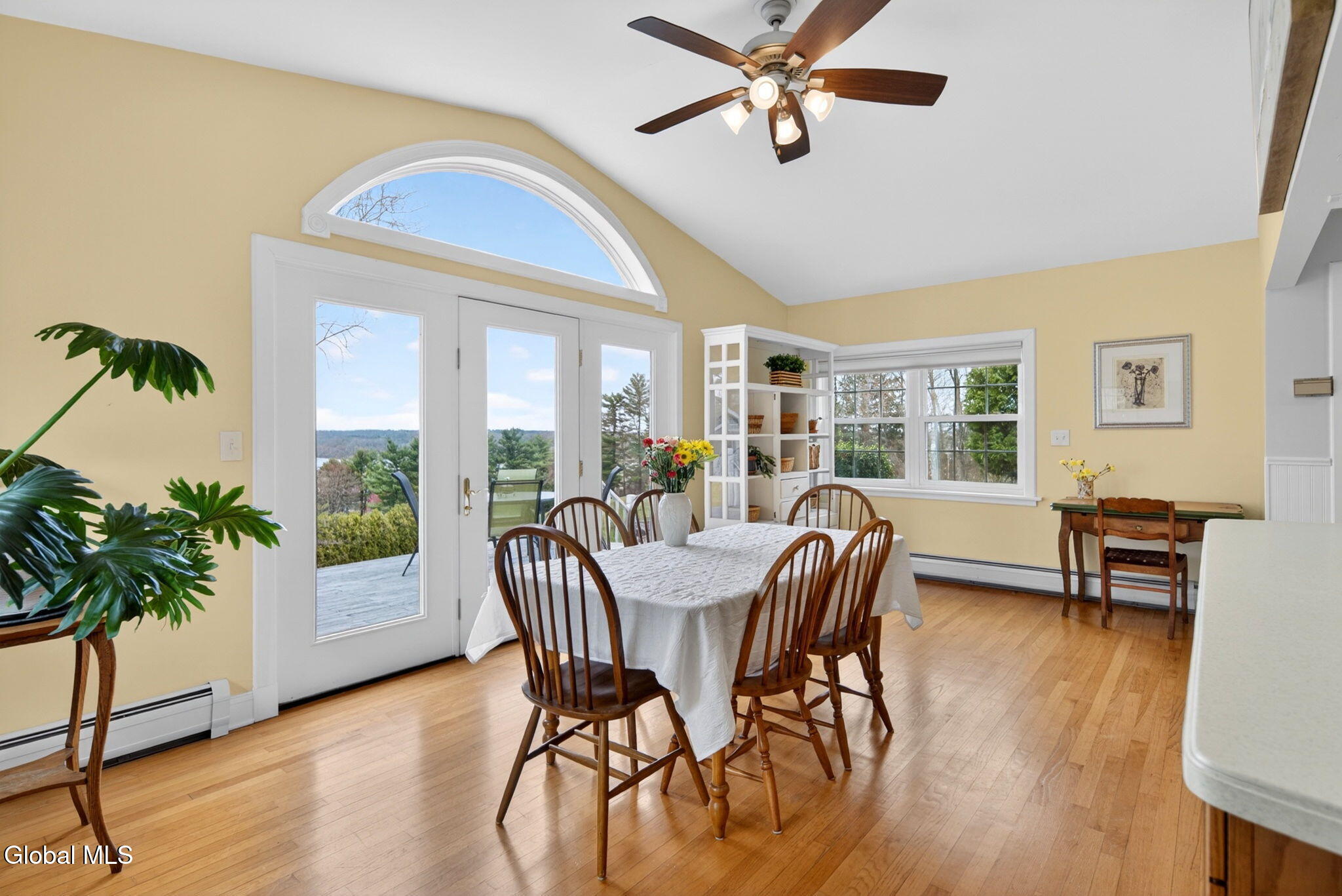 1041 Niskayuna Road Niskayuna, NY 12309 - Photo 9 of 26 7-web-or-mls-007-007_DSC02010