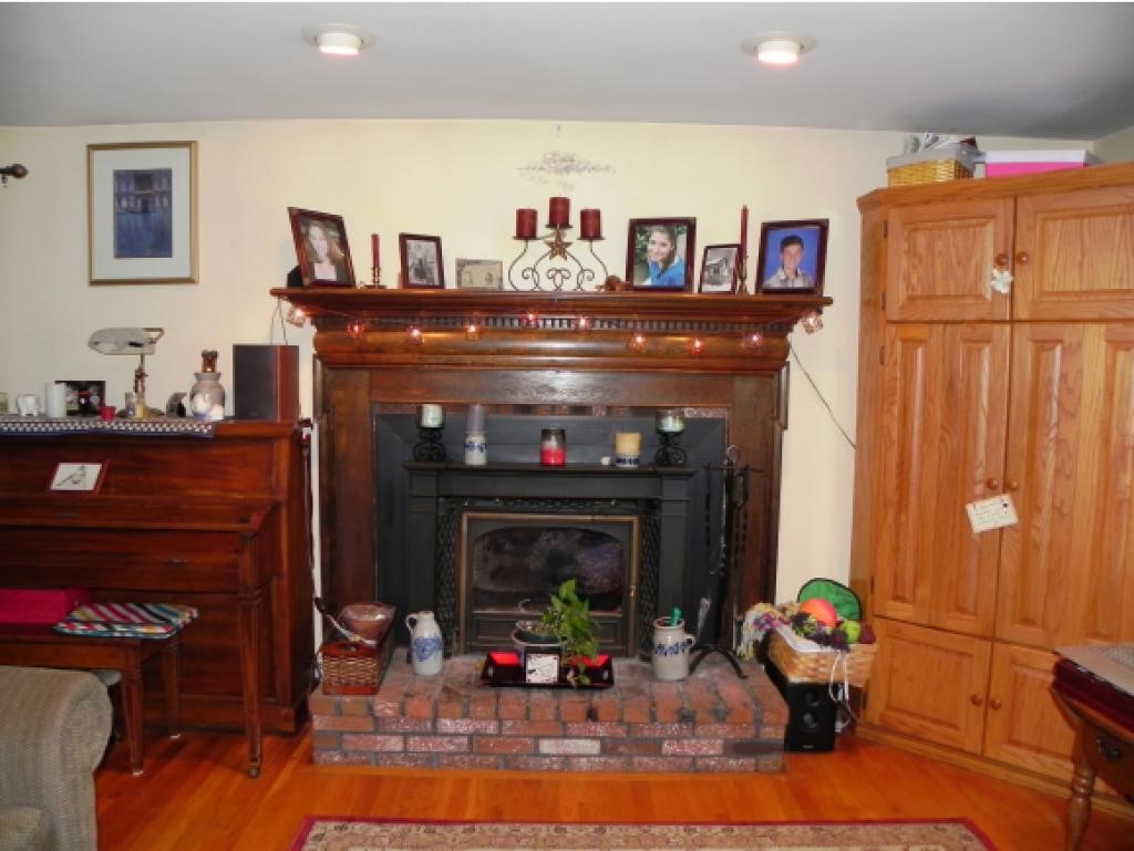 18 Scribner Road Raymond, NH 03077 - Photo 3 of 24