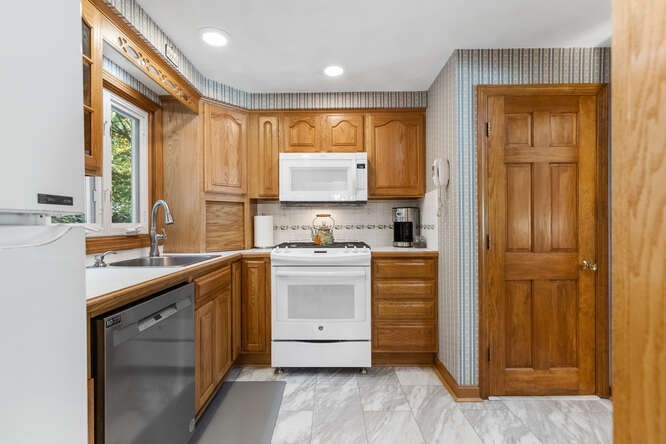 22 Marrett Road Burlington, MA 01803 - Photo 13 of 34