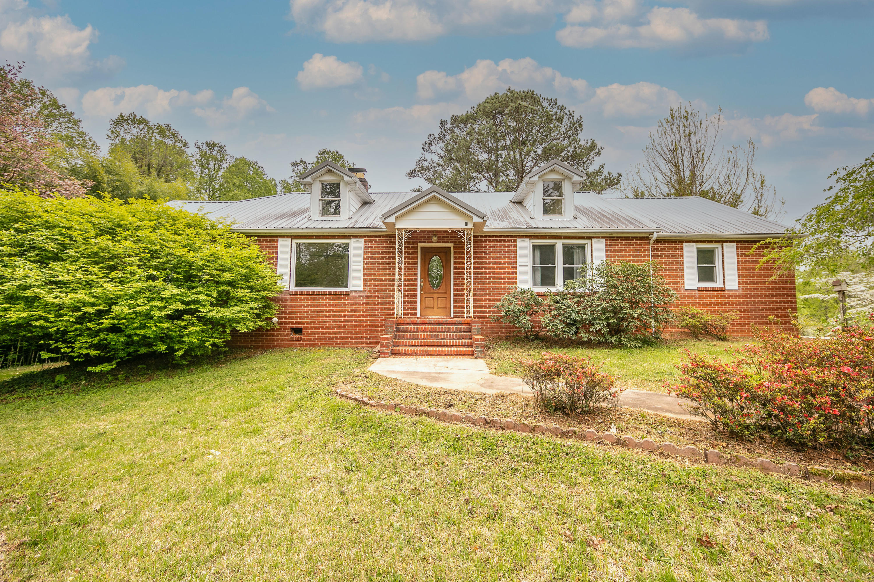 129 Chestnut Hill Road Harriman, TN 37748 - Photo 1 of 38 Kim Front closer