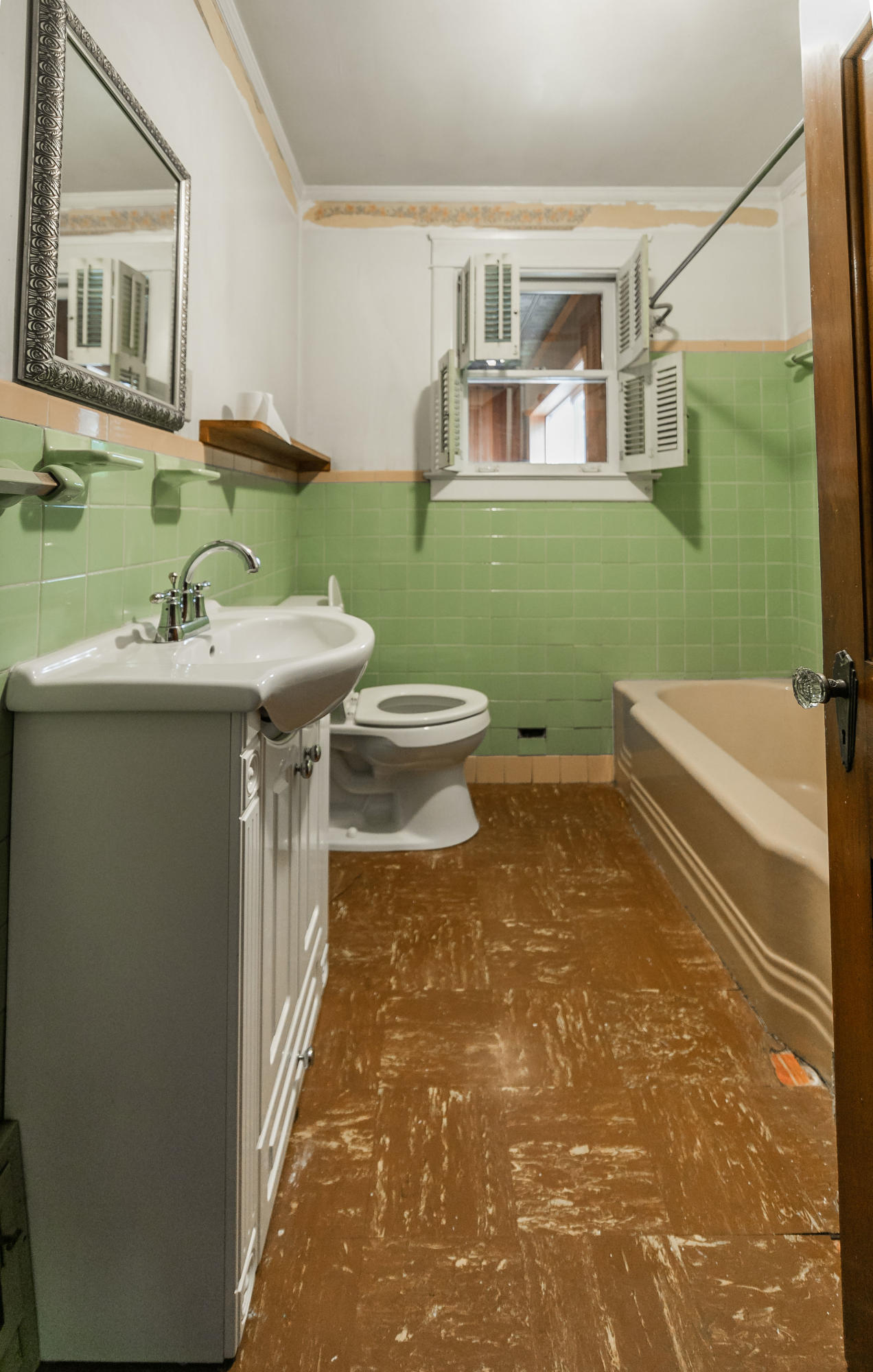 129 Chestnut Hill Road Harriman, TN 37748 - Photo 22 of 38 Kim Hall Bath 2