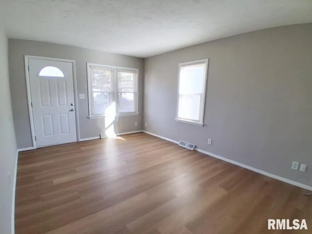 $109,900 | 2022 West Richwoods Boulevard, Peoria, IL 61604