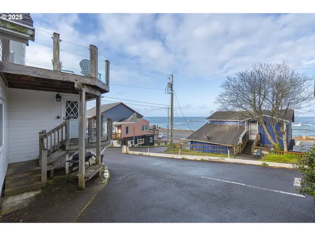 $965,000 | 25 Northeast Clarke Street, Depoe Bay, OR 97341