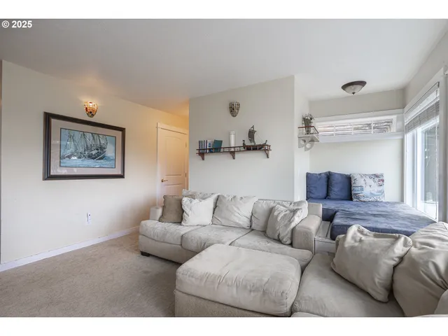 $965,000 | 25 Northeast Clarke Street, Depoe Bay, OR 97341