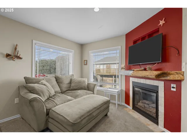 $965,000 | 25 Northeast Clarke Street, Depoe Bay, OR 97341