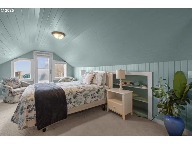 $965,000 | 25 Northeast Clarke Street, Depoe Bay, OR 97341