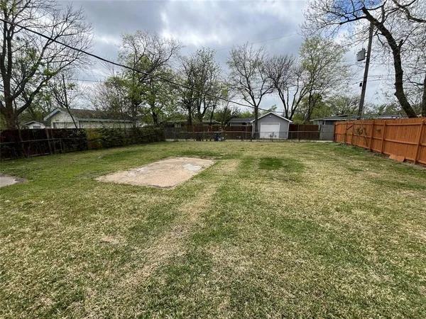 $1,700 | 718 East Daugherty Drive, Garland, TX 75041