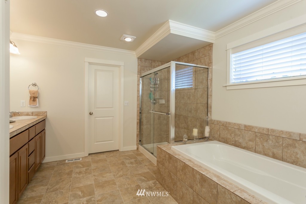 4318 229th Place Southeast Bothell, WA 98021 - Photo 14 of 18