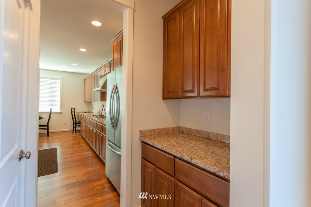 4318 229th Place Southeast Bothell, WA 98021 - Photo 5 of 18