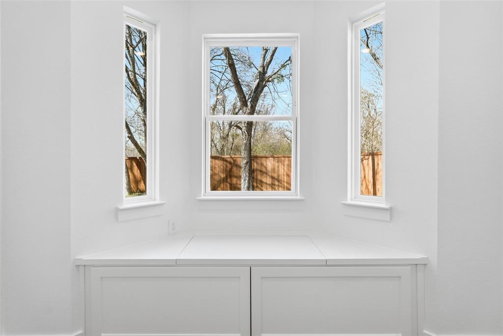 1110 Norris Street Commerce, TX 75428 - Photo 14 of 40 a view of front door with a mirror