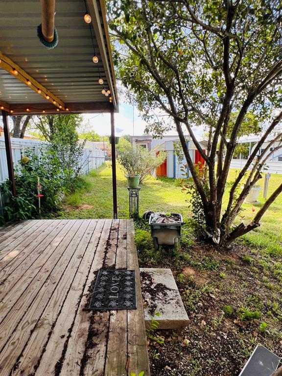 242 Treasure Beach Comanche, TX 76442 - Photo 21 of 32