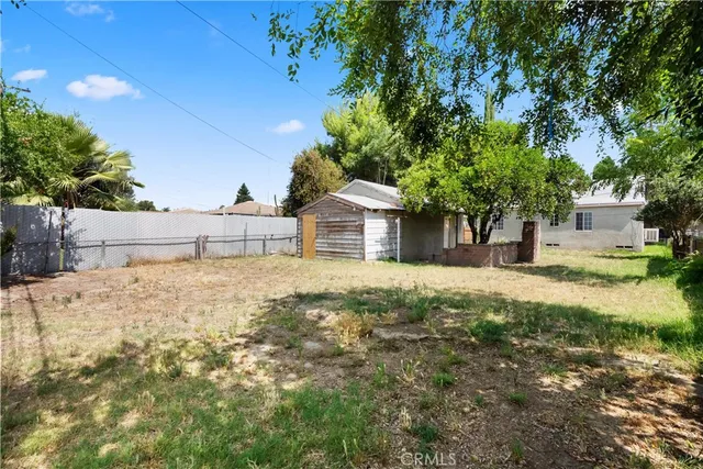 a house view with a outdoor space