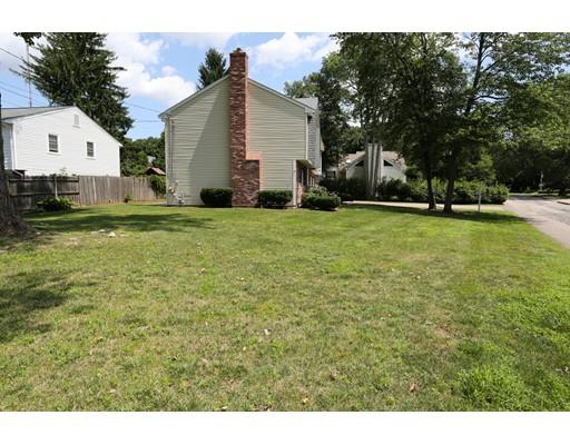 33 Frank Street Needham, MA 02494 - Photo 3 of 24 Gallery Image 3