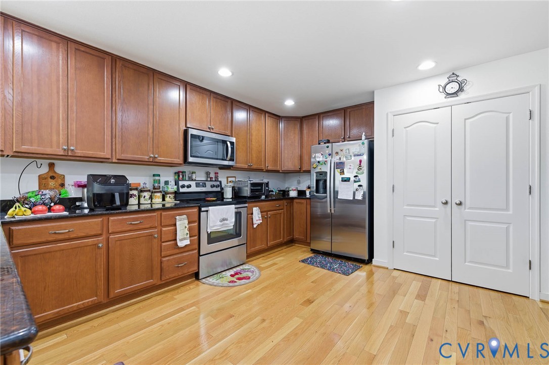 15900 Nobles Road Disputanta, VA 23842 - Photo 10 of 36 Kitchen featuring appliances with stainless steel