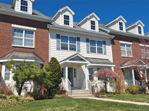 $1,000,000 | 161 Brattle Circle, Melville, NY 11747