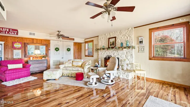 $549,900 | 21193 Bermuda Drive, Abingdon, VA 24211