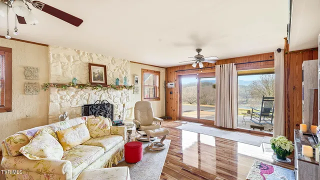 $549,900 | 21193 Bermuda Drive, Abingdon, VA 24211