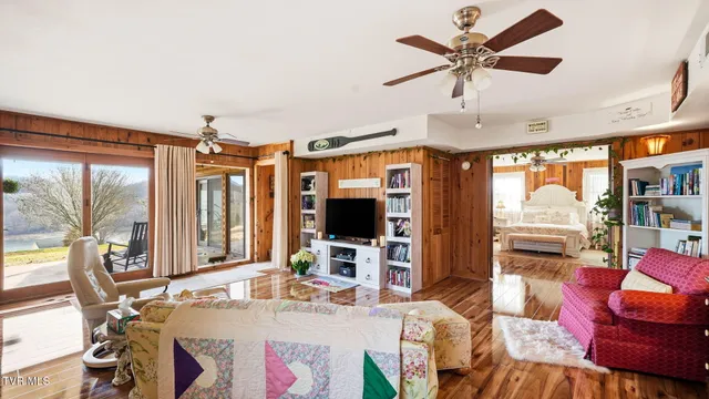 $549,900 | 21193 Bermuda Drive, Abingdon, VA 24211