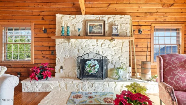 $549,900 | 21193 Bermuda Drive, Abingdon, VA 24211