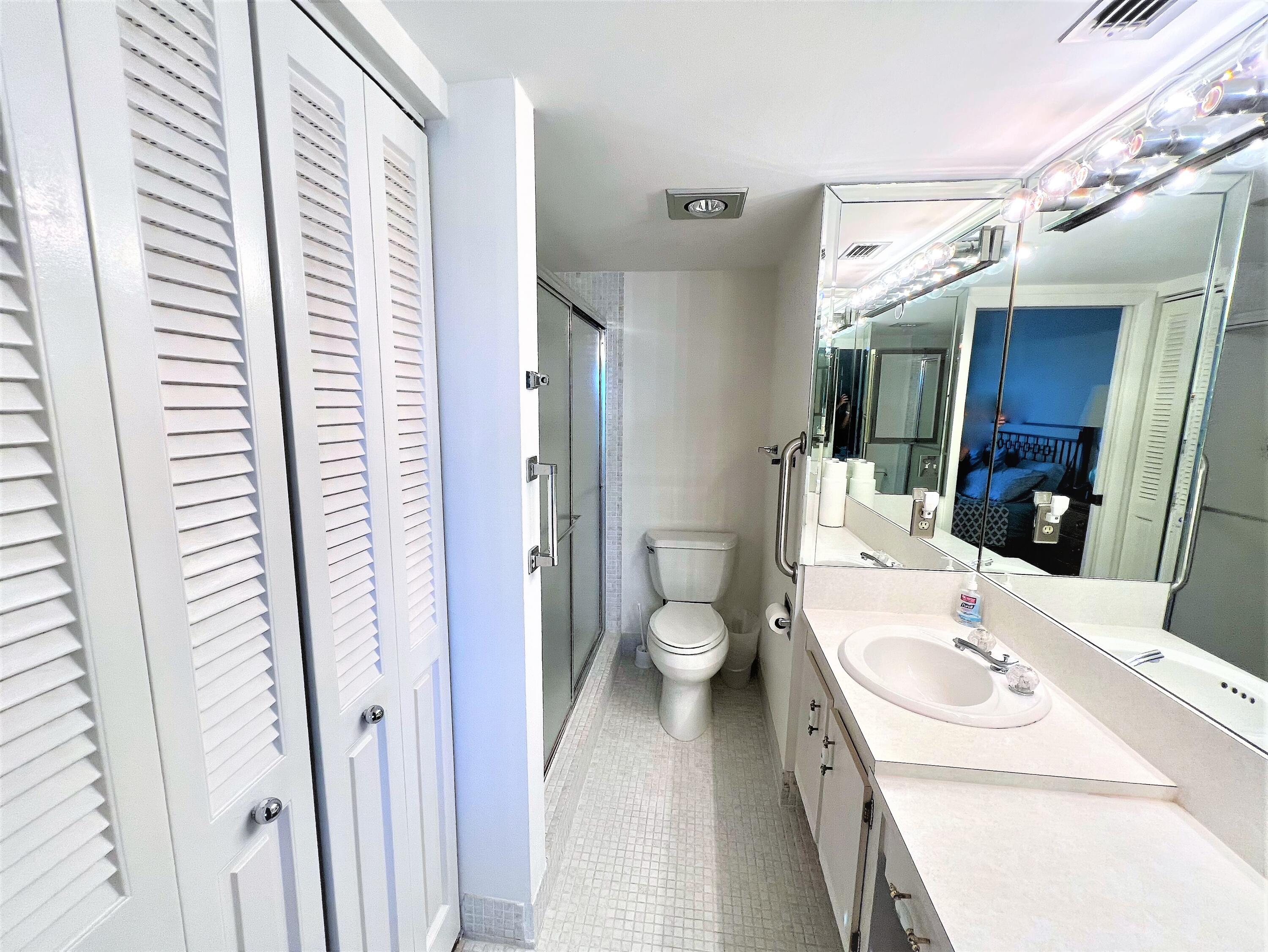 4047 Wolverton C, Unit C Boca Raton, FL 33434 - Photo 23 of 29 m bath w