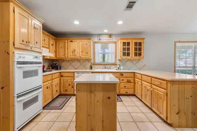 $325,000 | 236 Golfview Drive North, Normangee, TX 77871