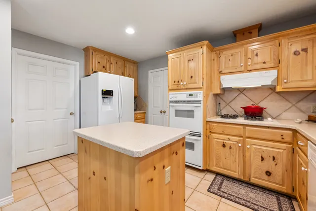 $325,000 | 236 Golfview Drive North, Normangee, TX 77871