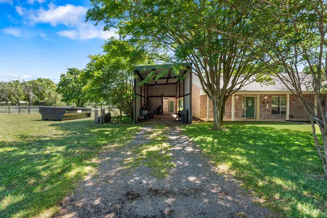 $325,000 | 236 Golfview Drive North, Normangee, TX 77871