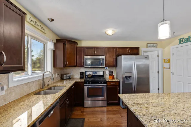 $460,000 | 581 Cumings Court Northwest, Sparta, MI 49345