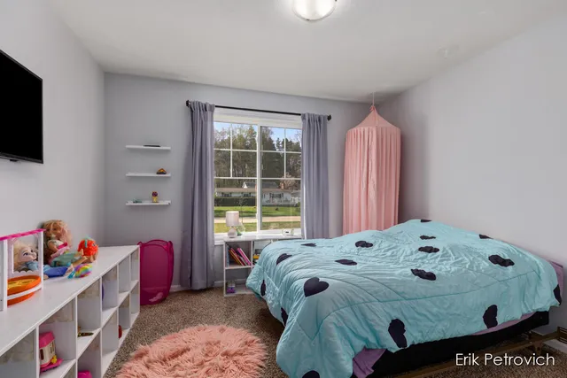 $460,000 | 581 Cumings Court Northwest, Sparta, MI 49345