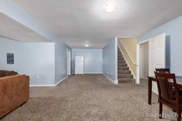 $460,000 | 581 Cumings Court Northwest, Sparta, MI 49345