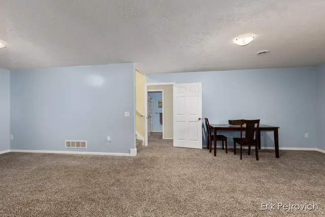 $460,000 | 581 Cumings Court Northwest, Sparta, MI 49345