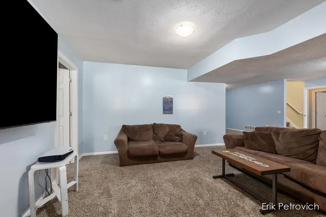 $460,000 | 581 Cumings Court Northwest, Sparta, MI 49345