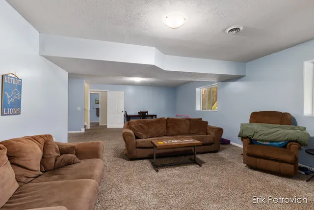 $460,000 | 581 Cumings Court Northwest, Sparta, MI 49345