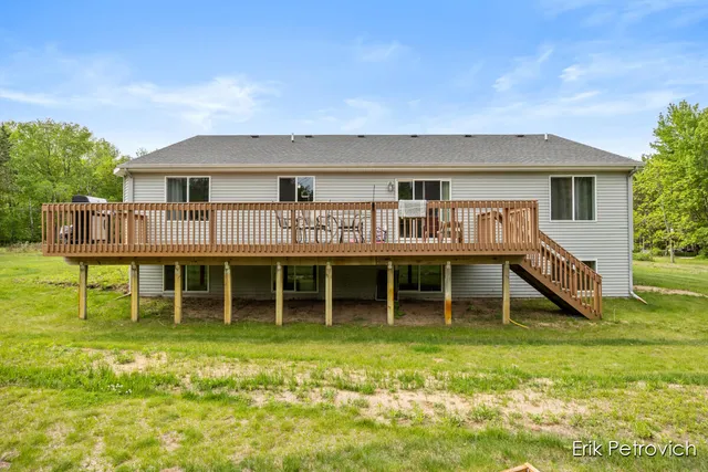 $460,000 | 581 Cumings Court Northwest, Sparta, MI 49345