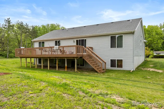 $460,000 | 581 Cumings Court Northwest, Sparta, MI 49345