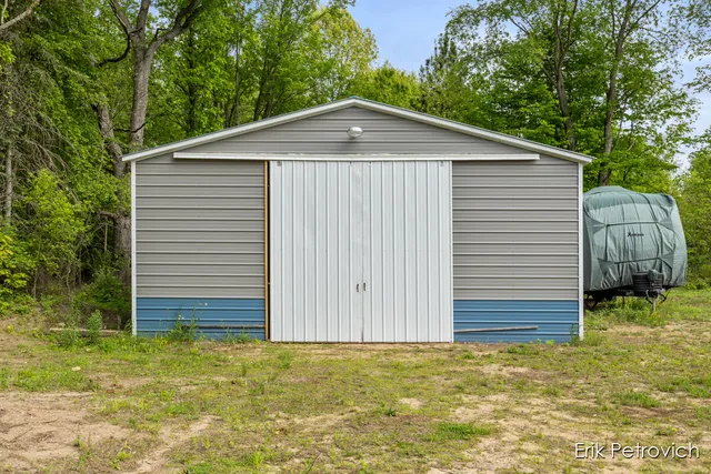 $460,000 | 581 Cumings Court Northwest, Sparta, MI 49345