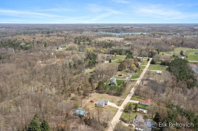 $460,000 | 581 Cumings Court Northwest, Sparta, MI 49345